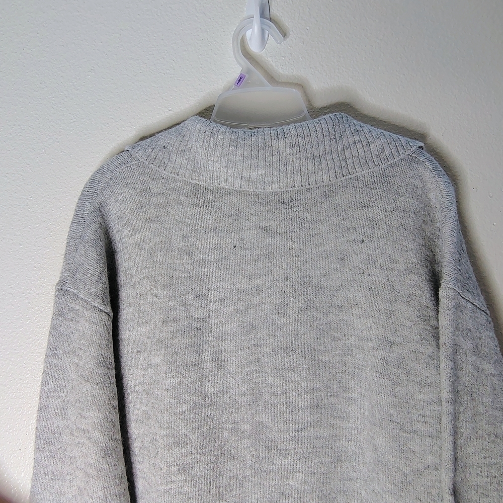 Wild Fable Women's Light Gray Collared V-Neck Long Sleeves Sweater Sz M New - Picture 13 of 15